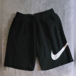 Nike black with white big logo,pre-loved men shorts.Size : Medium